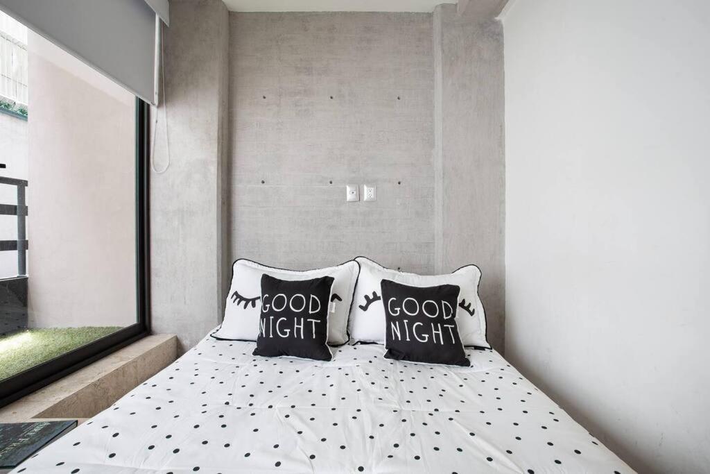 Apartment La Condesa: Spacious Two-story With Terrace For 8 Mexico City