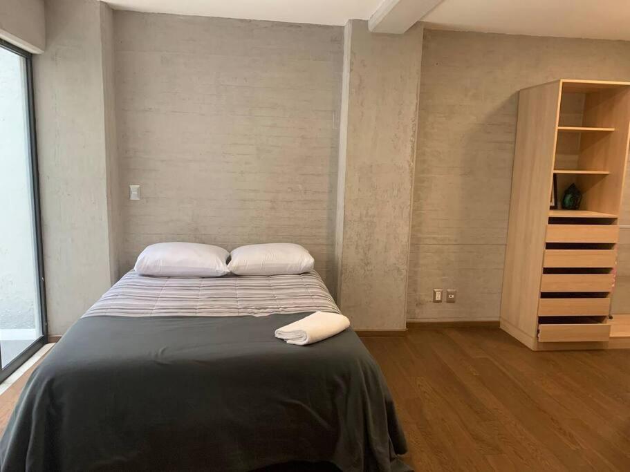 La Condesa: Spacious Two-story With Terrace For 8 Apartment Mexico City
