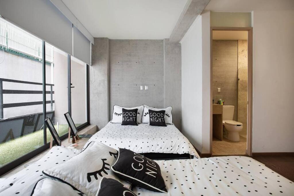 La Condesa: Spacious Two-story With Terrace For 8 Apartment