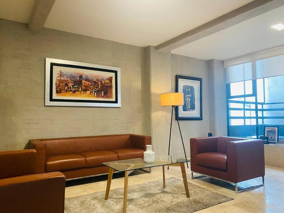 La Condesa: Spacious Two-story With Terrace For 8