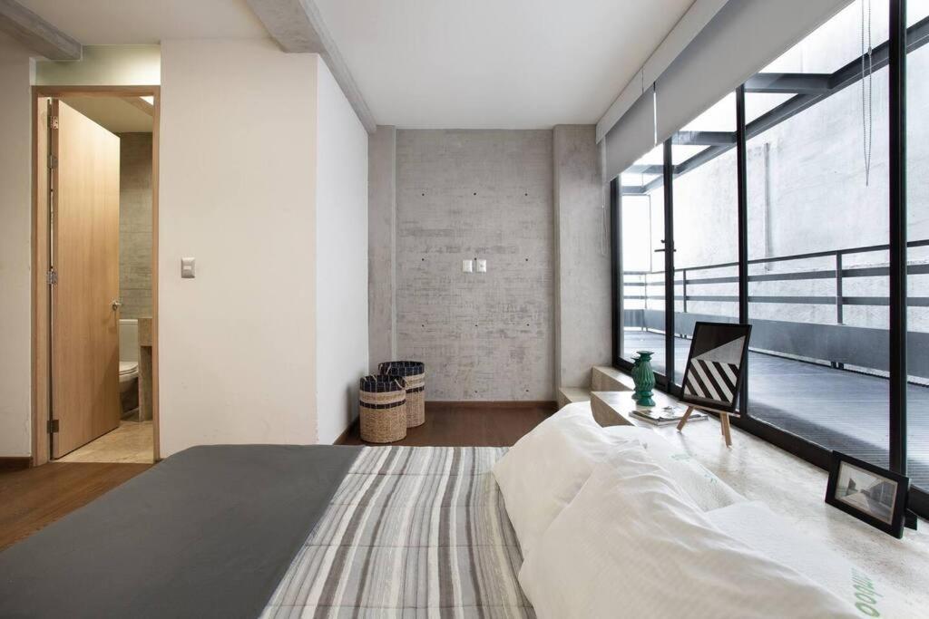Apartment La Condesa: Spacious Two-story With Terrace For 8 *