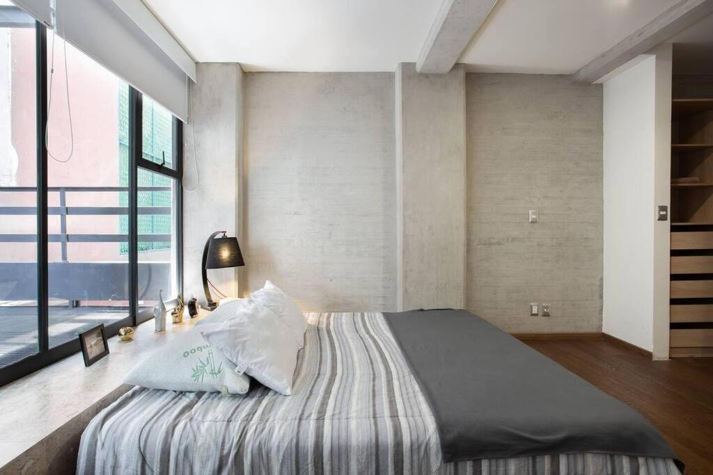 La Condesa: Spacious Two-story With Terrace For 8 Mexico City