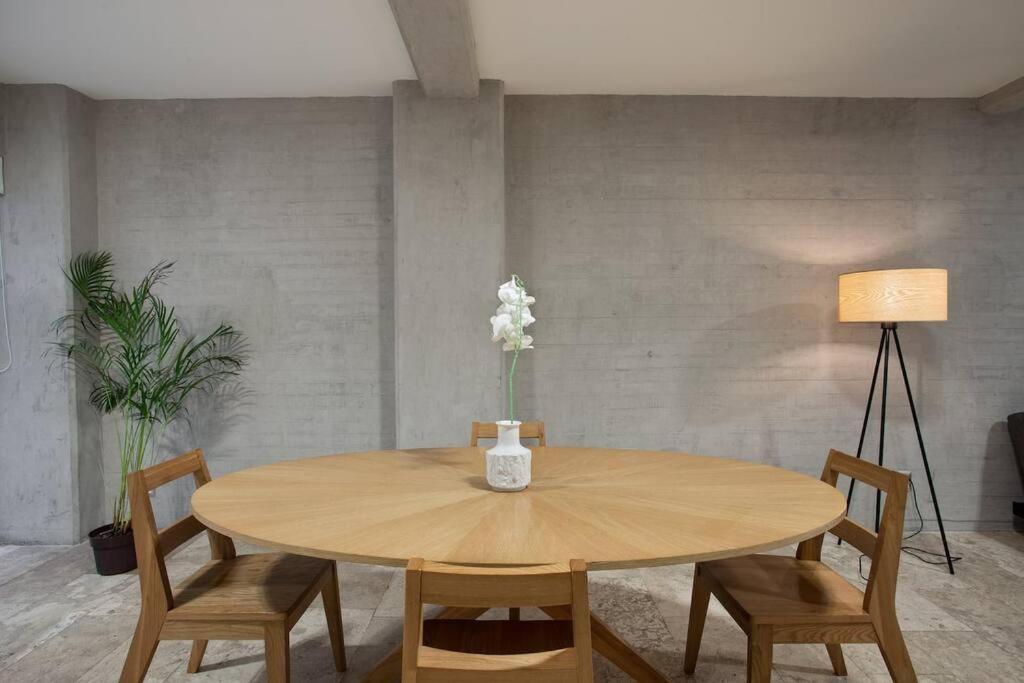 La Condesa: Spacious Two-story With Terrace For 8