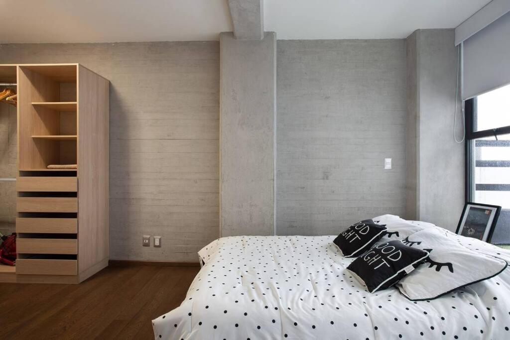 La Condesa: Spacious Two-story With Terrace For 8