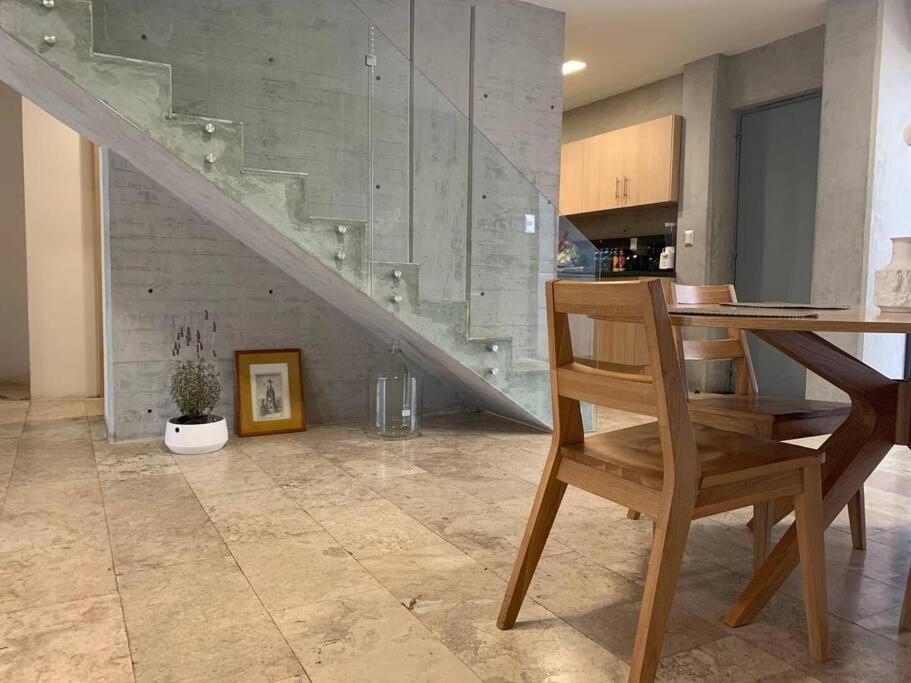 La Condesa: Spacious Two-story With Terrace For 8 Mexico City
